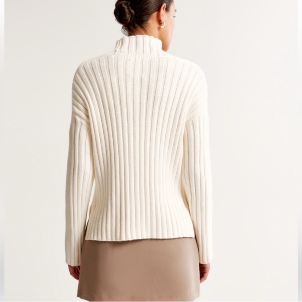 NWT Abercrombie & Fitch Ribbed Mockneck Cream Ivory Sweater Preppy Y2K Viscose M - Picture 2 of 8